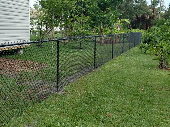 Chain Link | Florida Fence Builders | SMITHERY Post & Plank